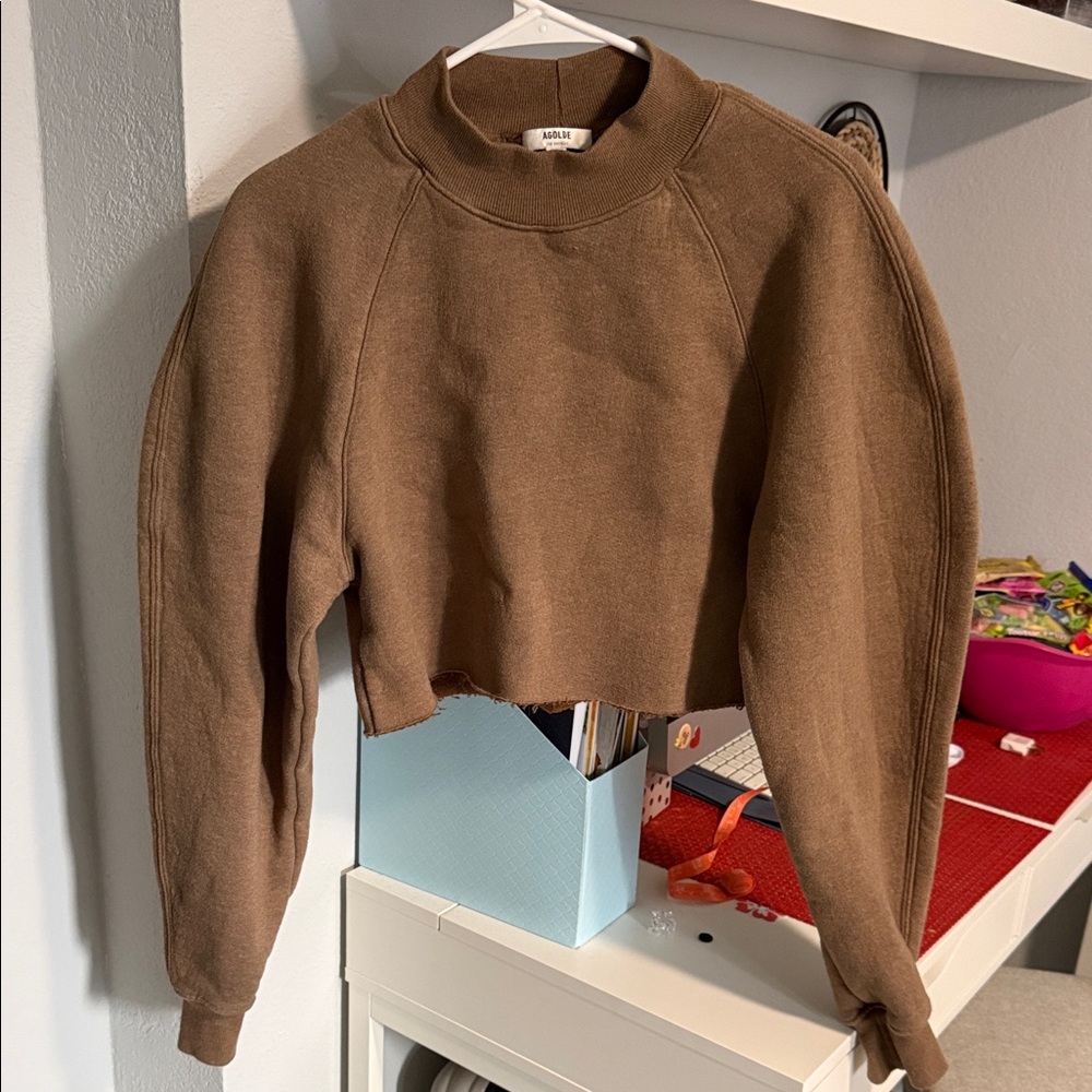 Agolde Tan Cropped Turtleneck Sweatshirt